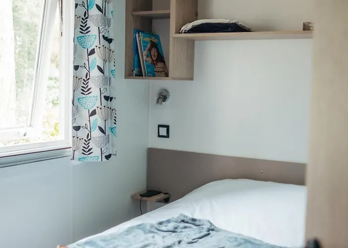 Mobil Home 4 Chambres - Camping Les Pins