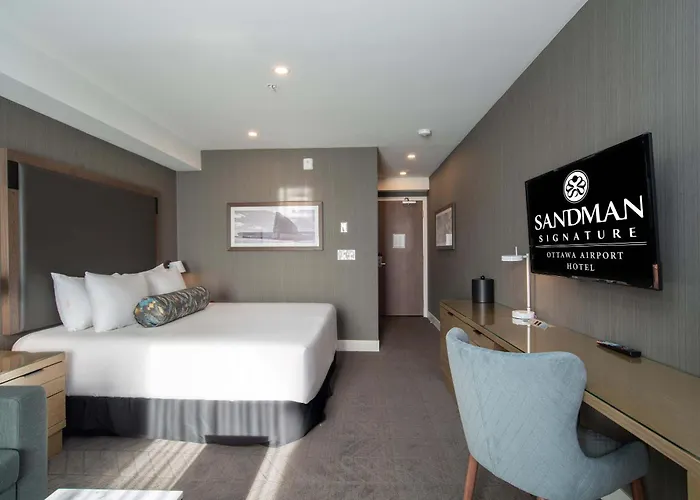Sandman Signature Ottawa Airport Hotel