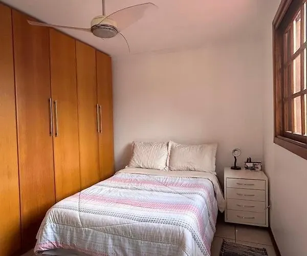 Alugo quarto com internet