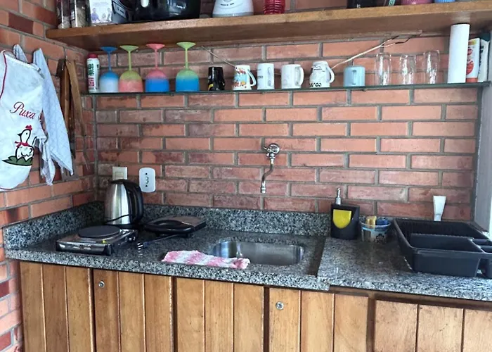 Alugo quarto com internet