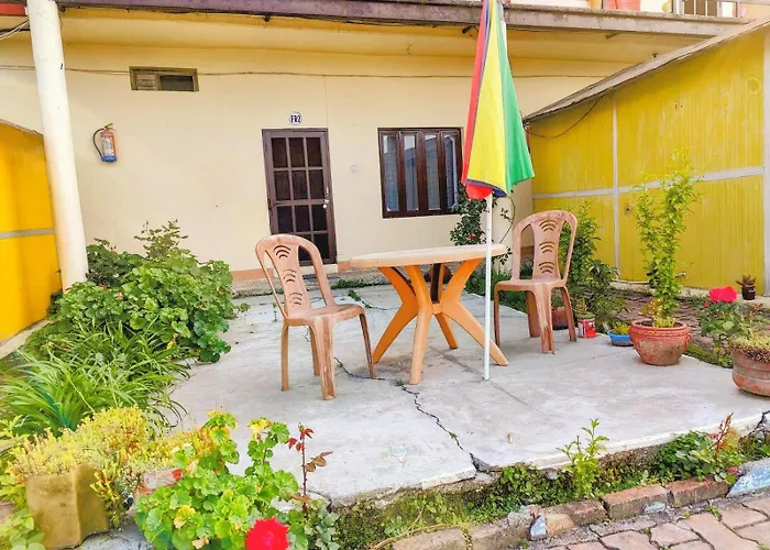 Himvadi Resorts Kausani