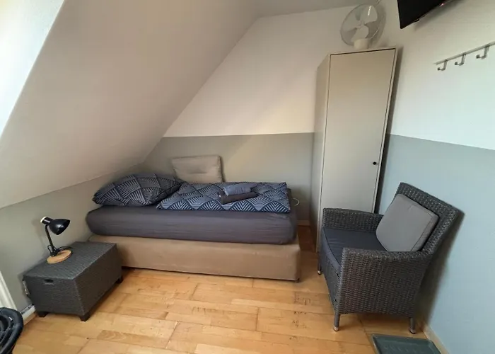 Zimmer-Bad-TV-Kühlschrank-14