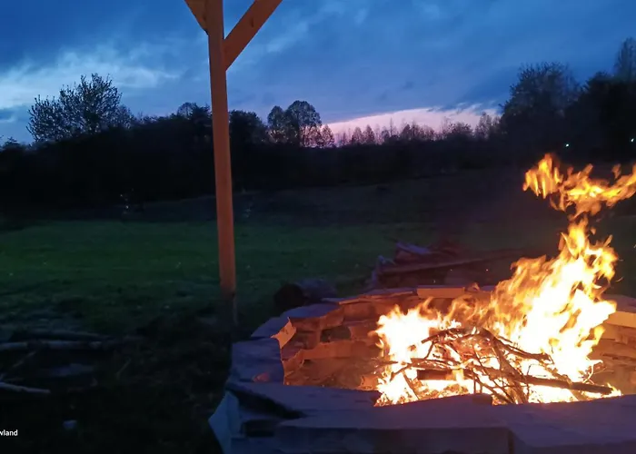 Cozy Camper At Howland'S Hideout