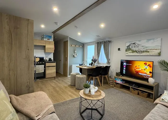 Big Boss Caravan-Camber Sands,Sleep 8, Free Wi-Fi, Netflix, Parking