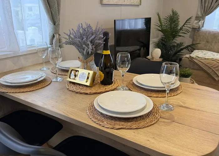 Big Boss Caravan-Camber Sands,Sleep 8, Free Wi-Fi, Netflix, Parking
