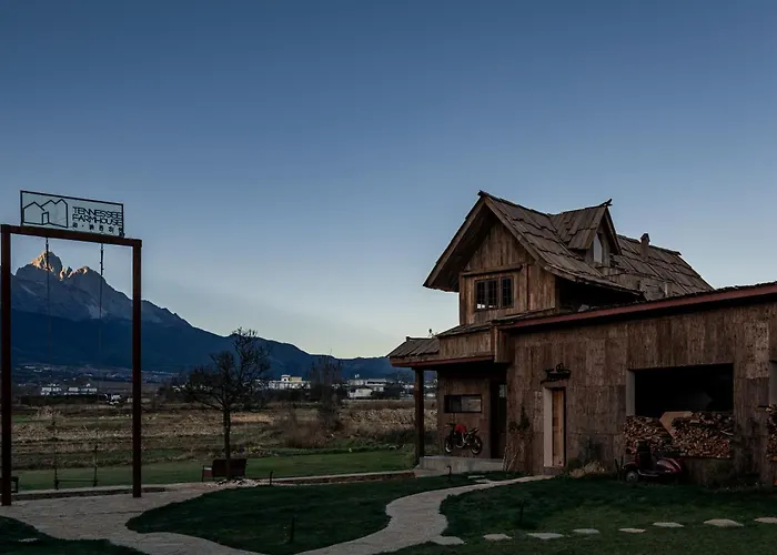 Lijiang Tennessee Moutain Lodge & Cafe - A Luxury Farmstay With Jade Dragon Views At Baisha Village - Free Pick-Up From Airport&Railway Station For 3-Night Stays