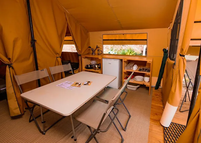 Camping Onlycamp Au Coeur Du Lac - Lac D'Annecy