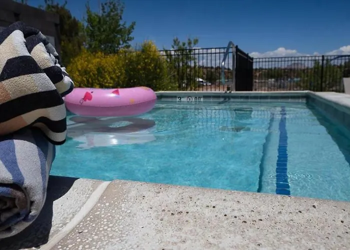 Tiny Home Lodge Near Zion And Bryce National Parks Hot Tub Coyote Moon