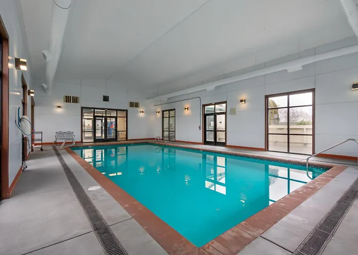 Red Lion Hotel Rogue Regency Medford Airport