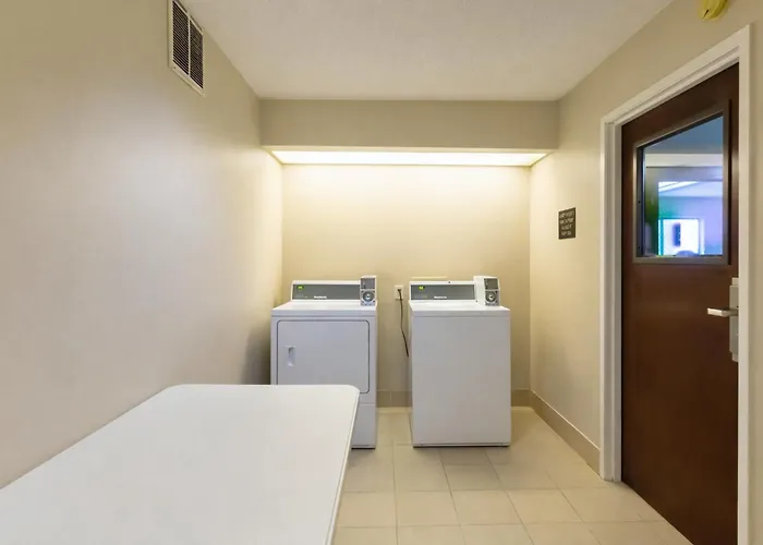 Greenfield Inn & Suites Owensboro, Ky Airport