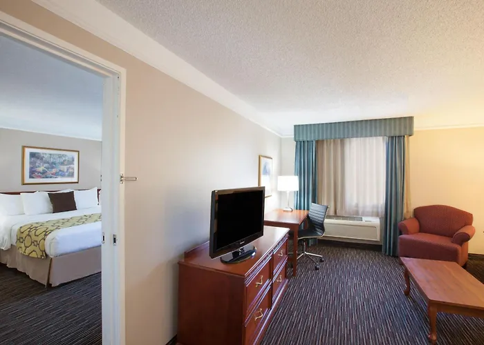 Baymont By Wyndham Texarkana