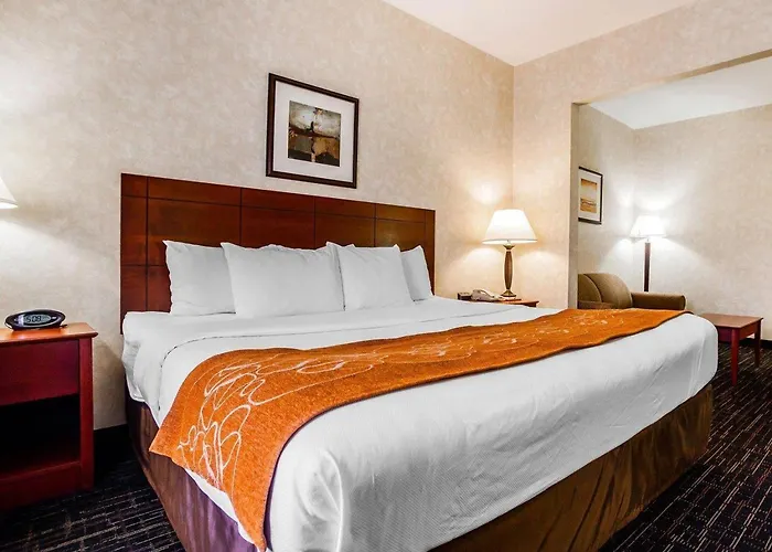 Comfort Suites Independence - Kansas City