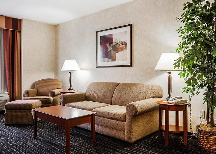 Comfort Suites Independence - Kansas City