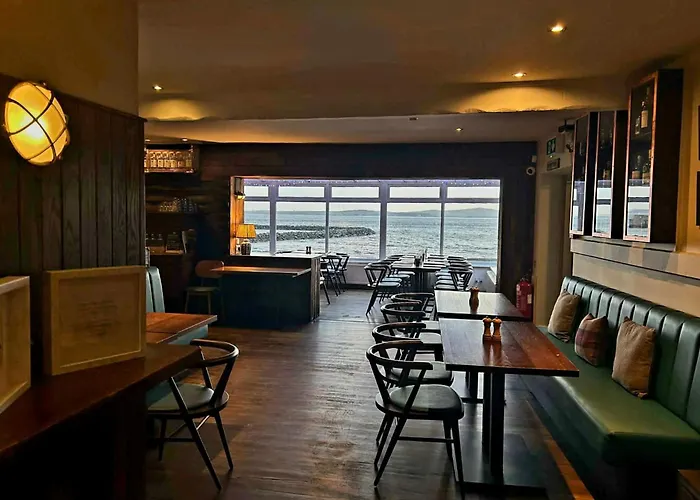 Lochside Hotel
