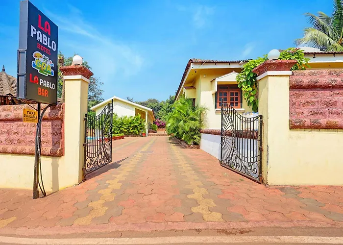 Fabhotel La Pablo Resort Nr Chapora Fort