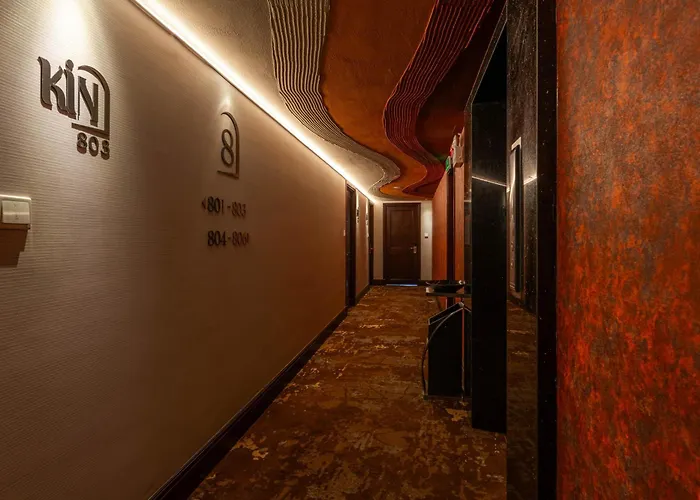 Kin Hotel Ly Tu Trong