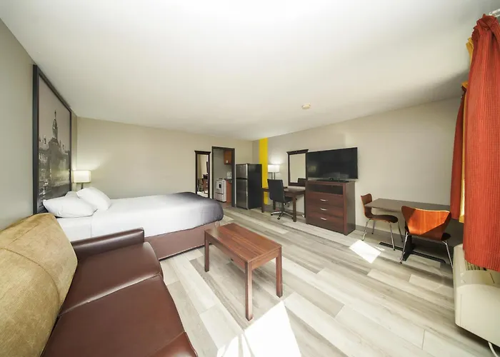 Super 8 By Wyndham Kingston