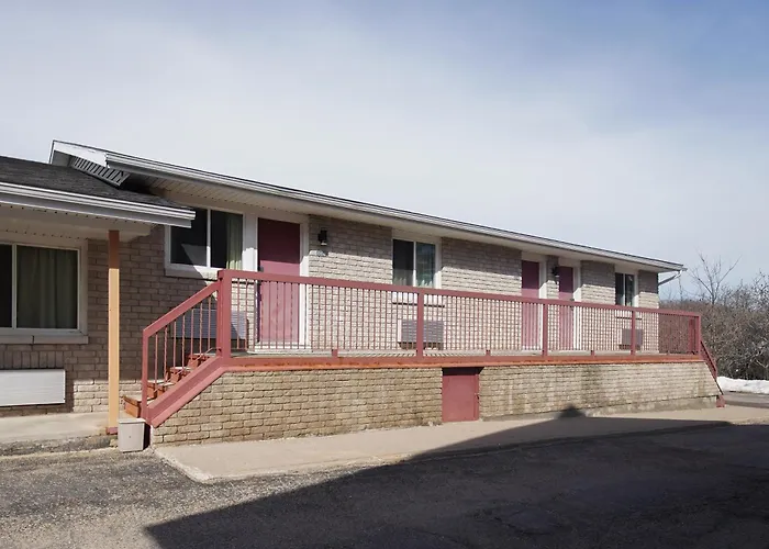 Super 8 By Wyndham Kingston