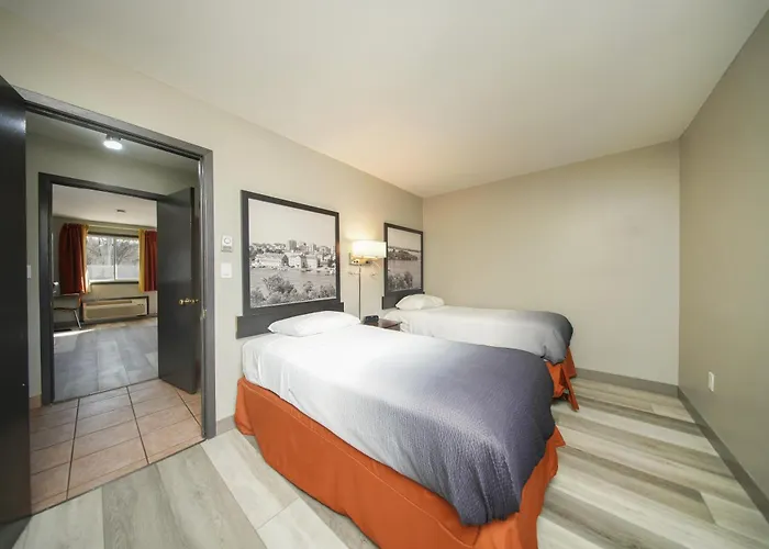 Super 8 By Wyndham Kingston