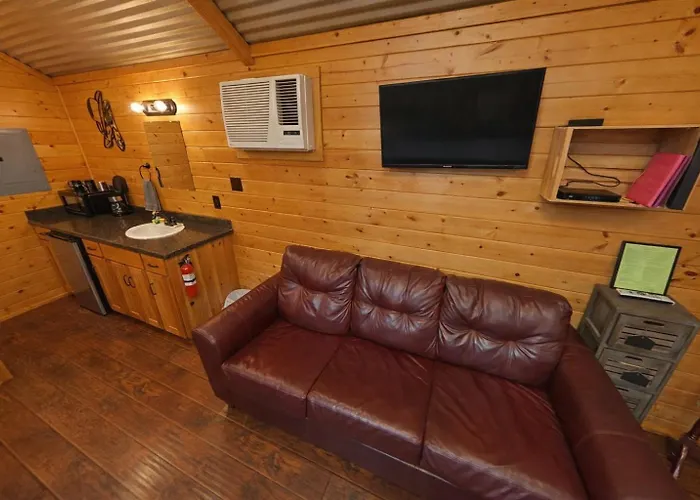 Al'S Hideaway Cabin And Rv Space, Llc