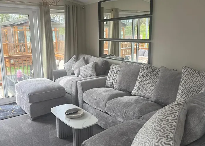 Dottys Lodge