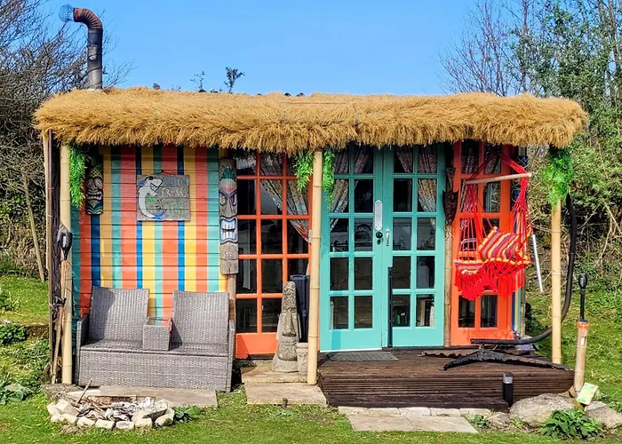 Treguth Glamping Unique Experience - Themed Huts