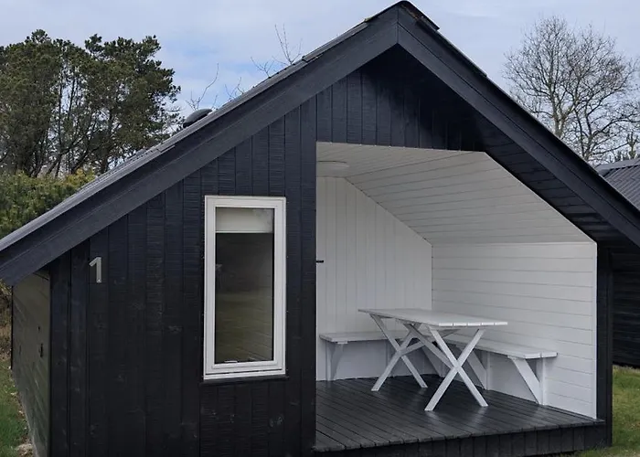 Henneby Camping - Hytter