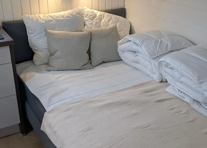 Henneby Camping - Hytter