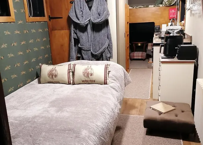 Theddlethorpe Horsebox Glamping