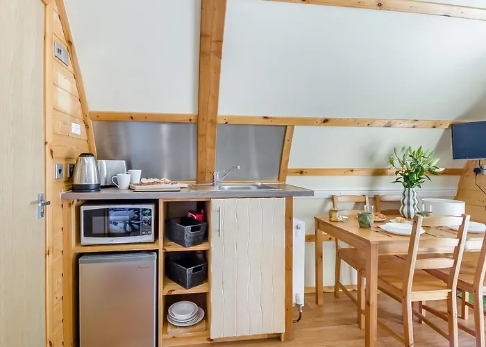 1 Bed In Northrepps Oc-F32552