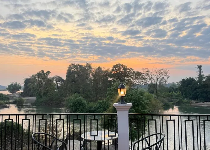 Sunin Hotel Dondet Riverside