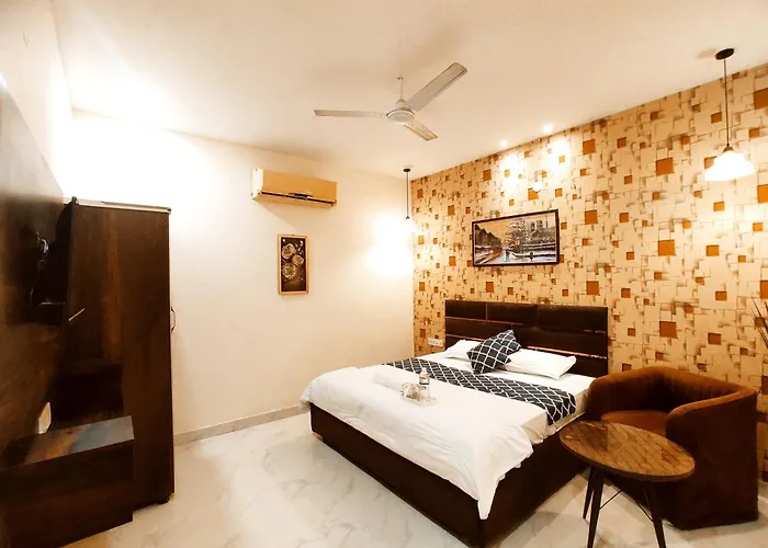 Hotel Silver A - Favorite Of Families, Corporates & Couple
