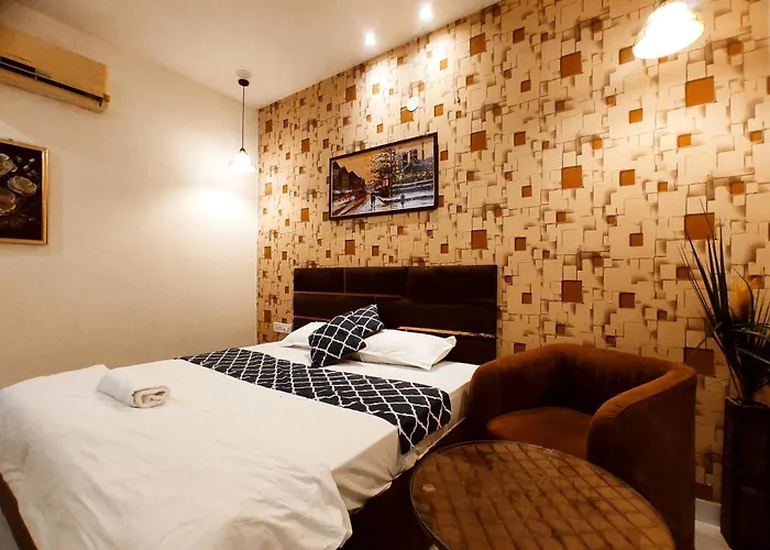 Hotel Silver A - Favorite Of Families, Corporates & Couple