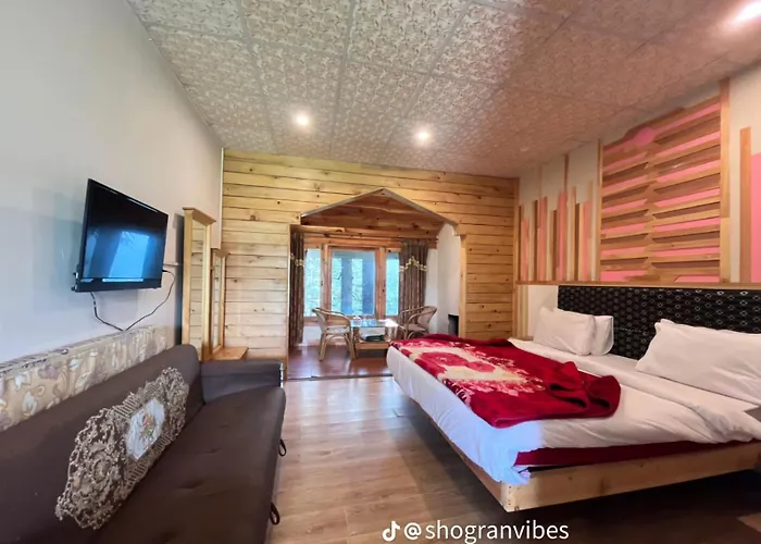 Pine Park Shogran Hotel And Resort