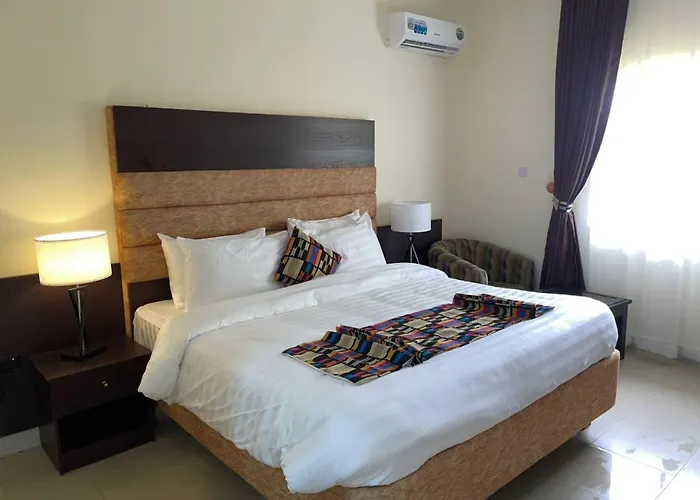 Axari Hotel & Suites