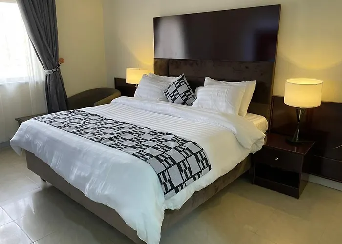 Axari Hotel & Suites