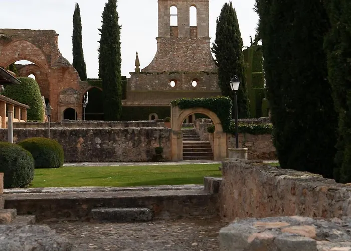 Los Claustros De Ayllon