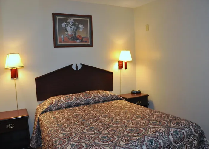 Merrimac Inn And Suite