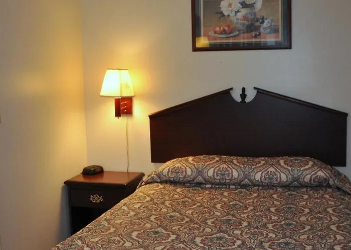 Merrimac Inn And Suite