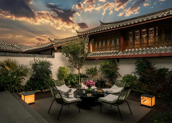 The Misty Garden Inn - Chinese Style Courtyard - Lijiang Ancient Town Branch - Free Pick Up Once From Airport & Railway More Than Three Nights