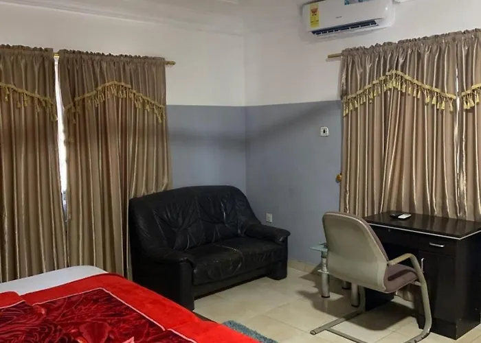 Onayaa Hotel