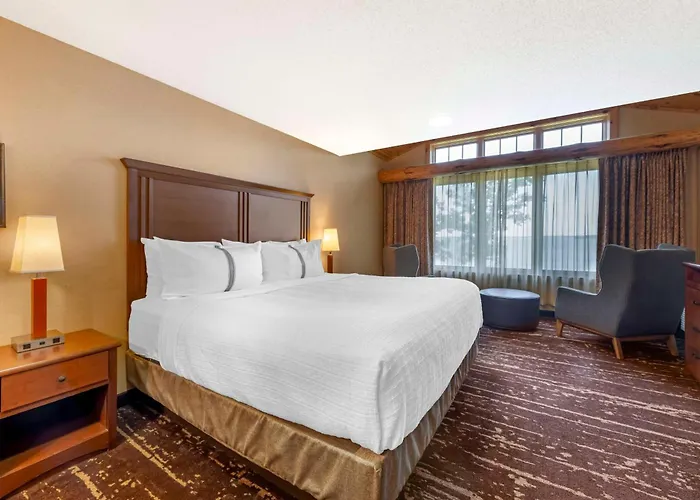 Best Western Premier The Lodge On Lake Detroit