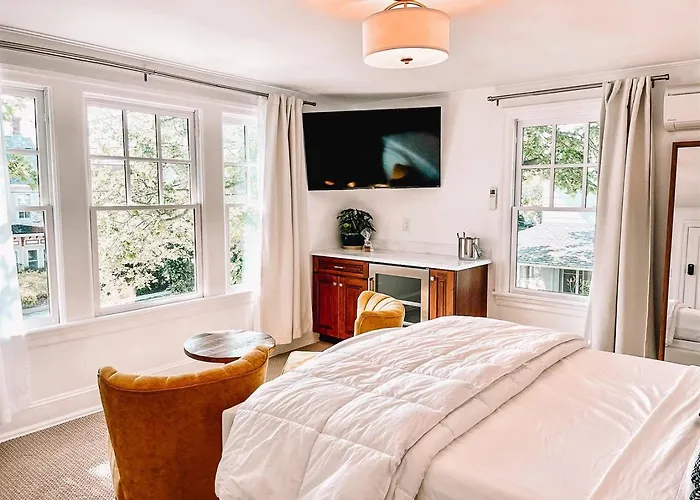 Buttonwood Hotel 1 - Boutique Accommodations