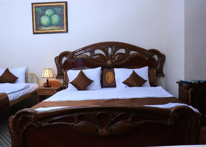 Roshan Plaza Hotel