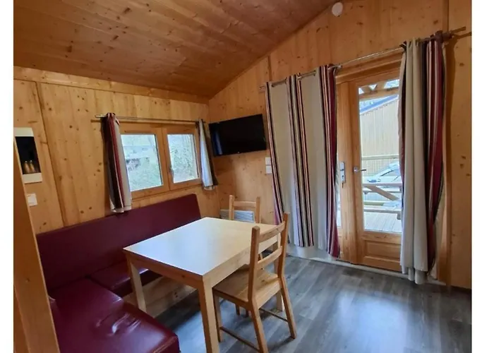 Cabane Bois Insolite Vue Montagne Piscines Famille