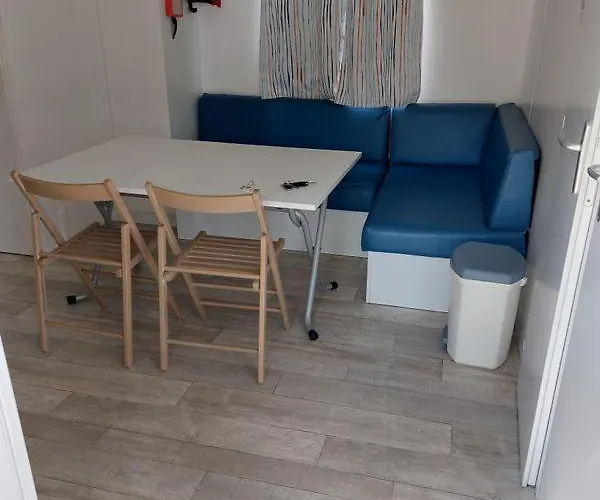 Mobil Home 6 Personnes Situe Dans Un Camping De Carnac