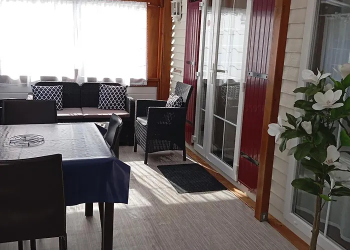 Mobil Home, 4 Personnes, Camping 3 Etoiles A La Tremblade