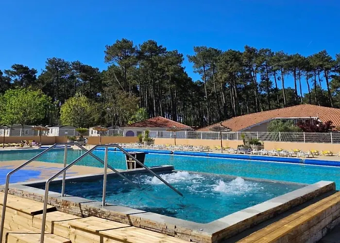 Mobilhome Dans Les Pins - Camping Les Oyats