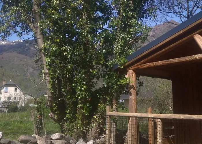Cabane Bois Insolite Vue Montagne Piscines Famille