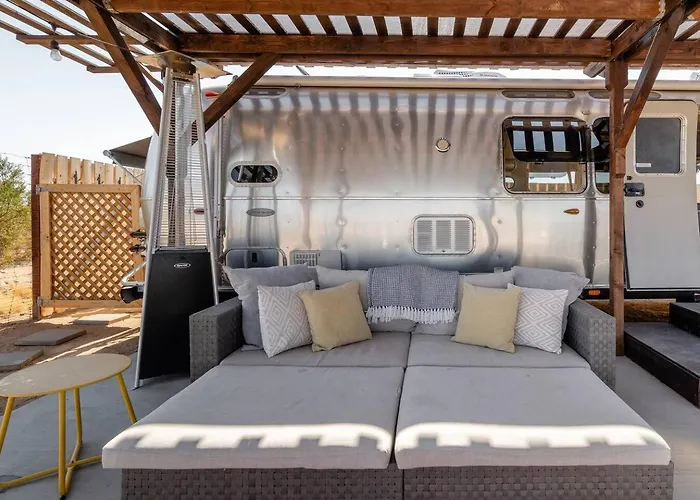 Airstream Desert Stay | Hot Tub, Views, Stargazing
